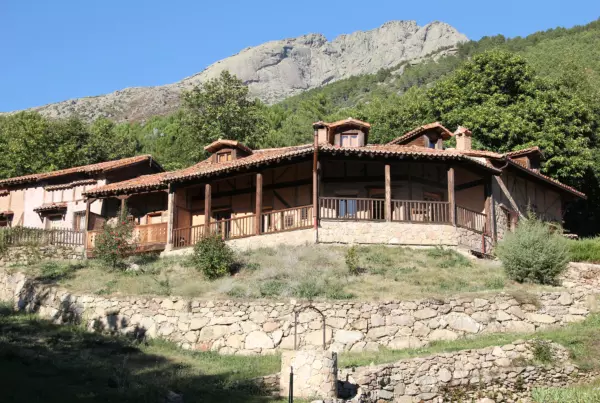 Hotel Rural Abejaruco Cuevas del Valle Sierra de Gredos