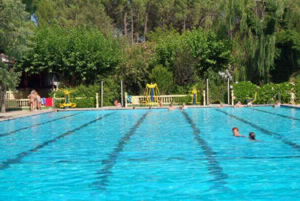 Piscinas Restaurante Merendero Turismo La Cabaña Valle del Tiétar Gredos